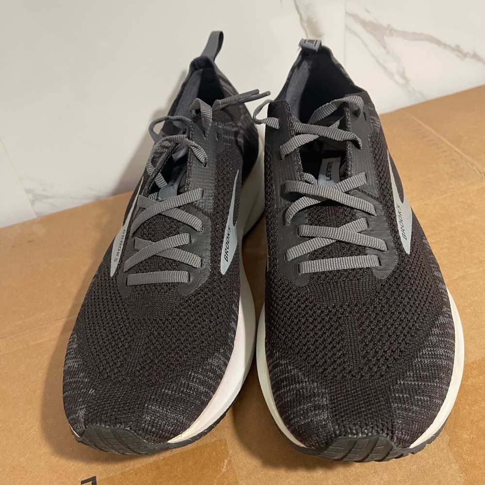 Brooks Levitate 4 Black Running shoes Men’s size 8 Used